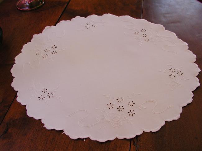 Gorgeous table centre in silk with bows of embroidered flowers,Mountmellick
