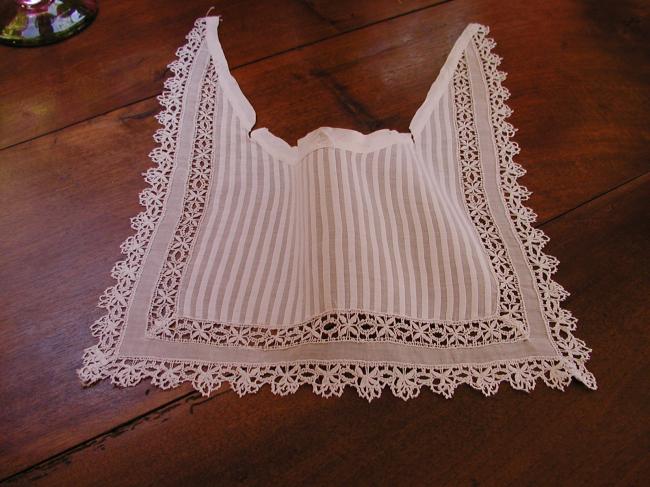 Lovely collar in batiste of linen with tiny religious folds and Cluny lace