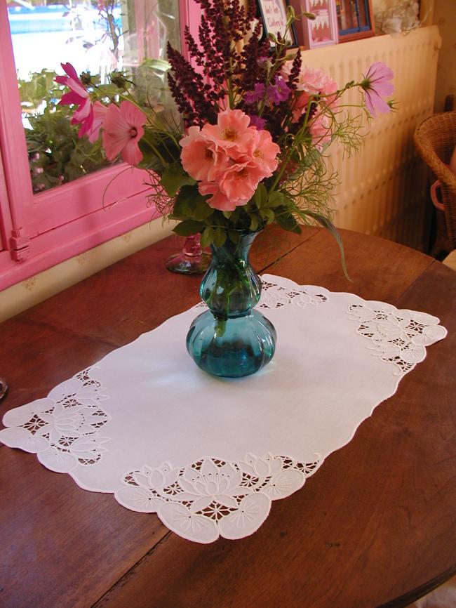 Wonderful table centre with  Richelieu embroidered waterlilies
