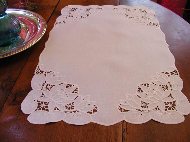 Wonderful table centre with  Richelieu embroidered waterlilies