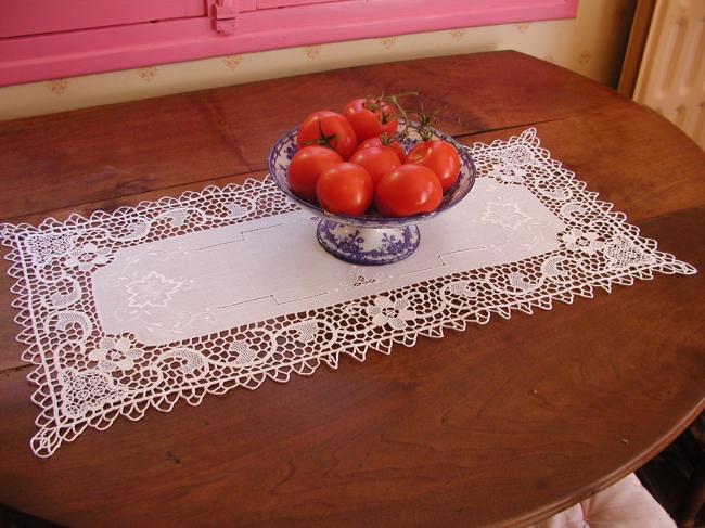 Lovely table runner with open and white embroidery and Venezia lace