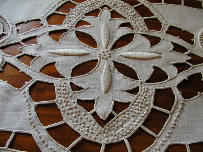 Gorgeous oval table centre with cutwork and raised embroidered flowers 1920