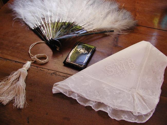 Exceptional ball handkerchief with floral monogram SMB & Valenciennes lace 1870