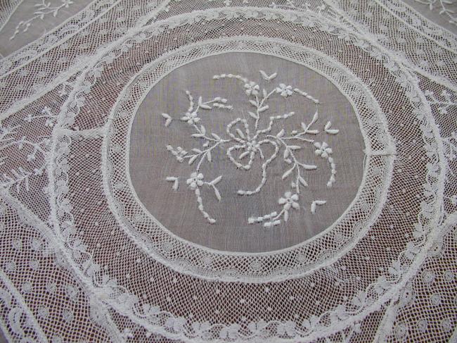 Lovely table runner in  'fond de bonnet' and patchworks of Valenciennes lace