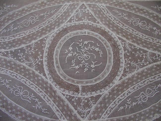 Lovely table runner in  'fond de bonnet' and patchworks of Valenciennes lace