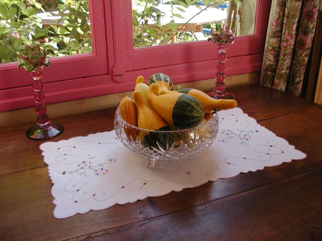 Charming little table runner in Madeira embroidery, sweet colors !