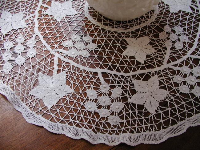 Stunning bobbin lace table centre grapes and vine leaves 1900