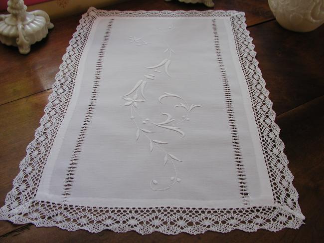 Lovely tray or trolley cloth with white embroidery and bobbin lace 1920