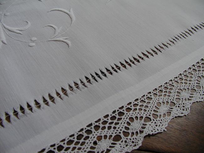 Lovely tray or trolley cloth with white embroidery and bobbin lace 1920