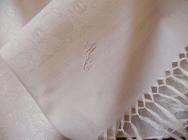 Marvellous scarve in ivory silk with fringes and monogram MC 1920