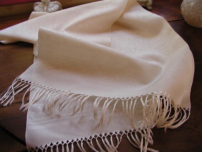 Marvellous scarve in ivory silk with fringes and monogram MC 1920