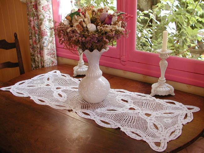 Lovely table runner in a patchwork of bobbin laces