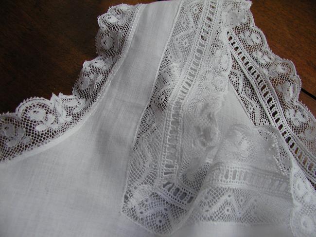 Lovely caraco chemise in batiste of linen with Valenciennes lace 1910