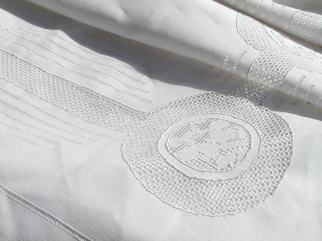 Exceptional large pur linen sheet with beautiful openwork and filet lace 1930