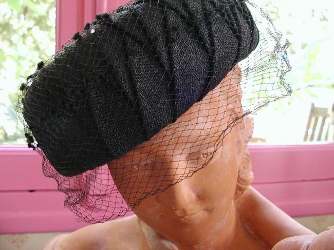 Lovely antique lady hat with black veil 1940