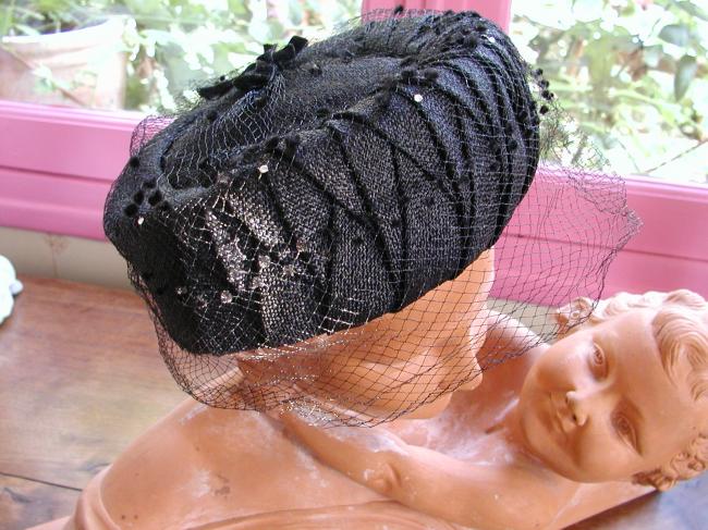 Lovely antique lady hat with black veil 1940