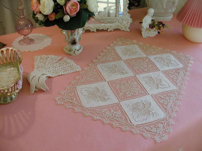 Super  table centre with hand-embroidery inserts & very fine filet lace edging