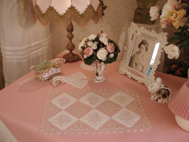 Super  table centre with hand-embroidery inserts & very fine filet lace edging