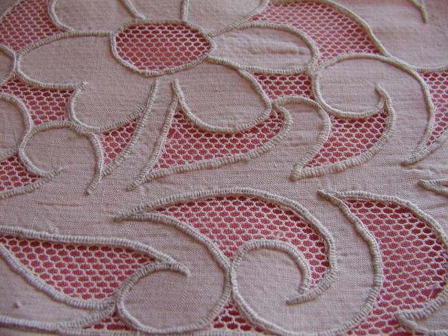 Superbe bordure de drap à la Colbert sur réseau de mailles 1920-30