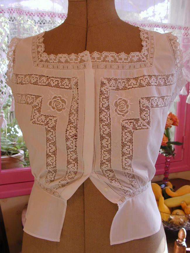 Superbe cache-corset en filet, tulle rebrodé, monogramme YM, époque 1900