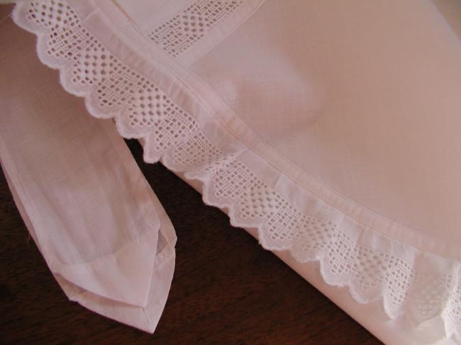 Gorgeous cambric cotton apron with lovely inserts of drawn thread lace