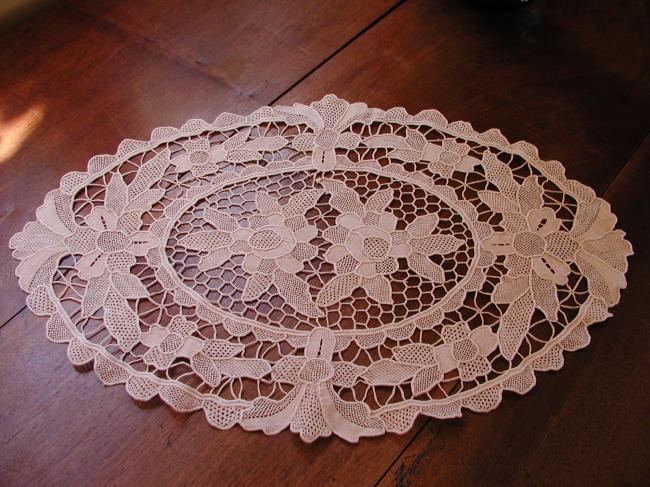 Lovely oval table centre in Bolognia lace 1920