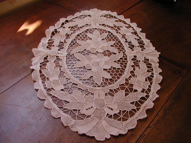 Lovely oval table centre in Bolognia lace 1920