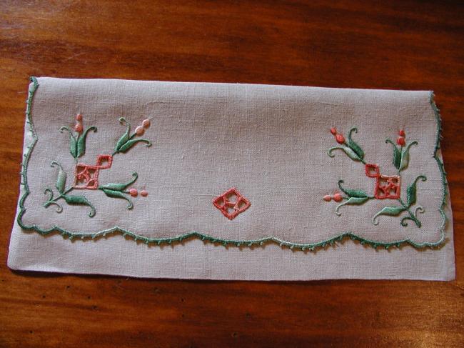 Cute napkin individual case embroidered.
