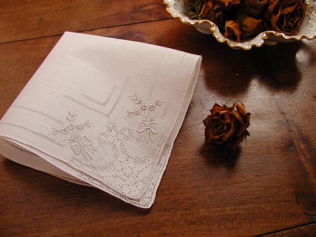 Stunning handkerchief in linon of linon with drawn thread and white works