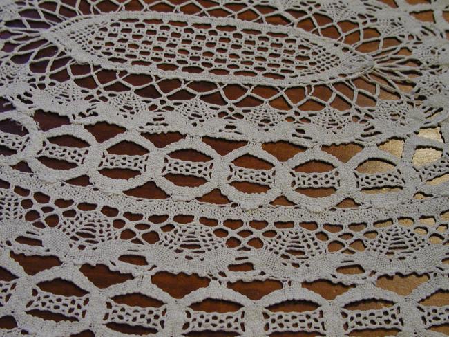 Lovely handmade bobbin lace table mat