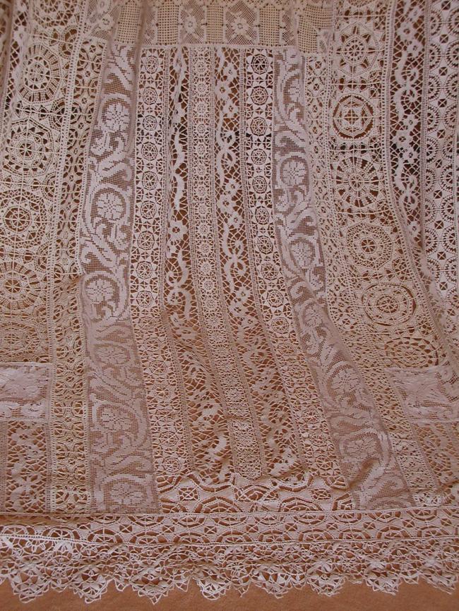 Masterpiece of bedspread in Cluny, filet, Reticella,point de Venise laces, 1880