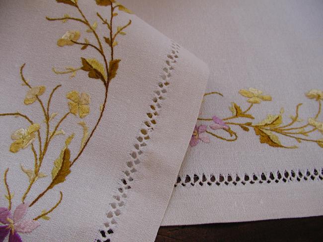 Outstanding table runner with silk society embroidery of violet, 19th century