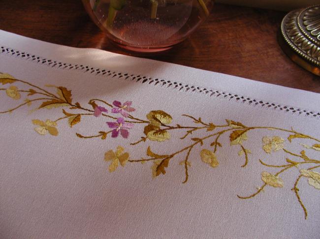 Outstanding table runner with silk society embroidery of violet, 19th century