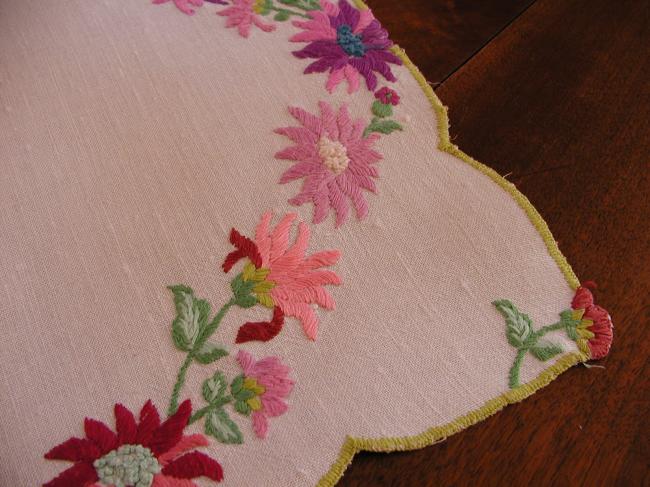 So sweet linen tray mat with hand made embroidered flowers in acidulous colors