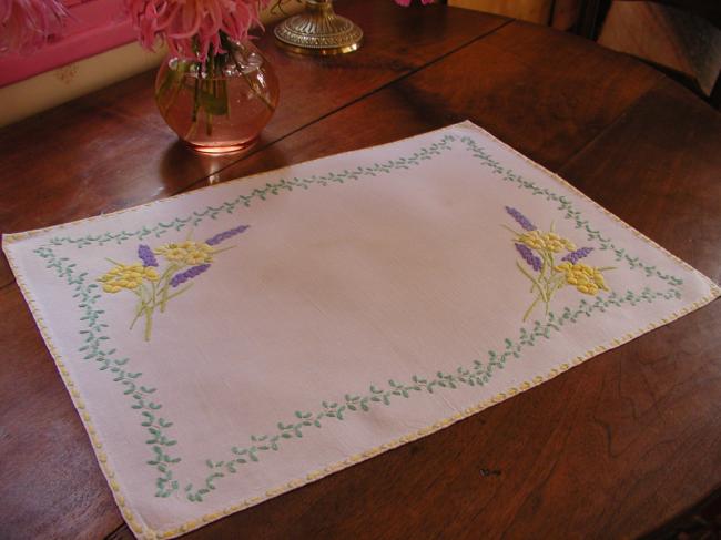 Gorgeous embroidered Muscaris and Narcissus flowers tray cloth