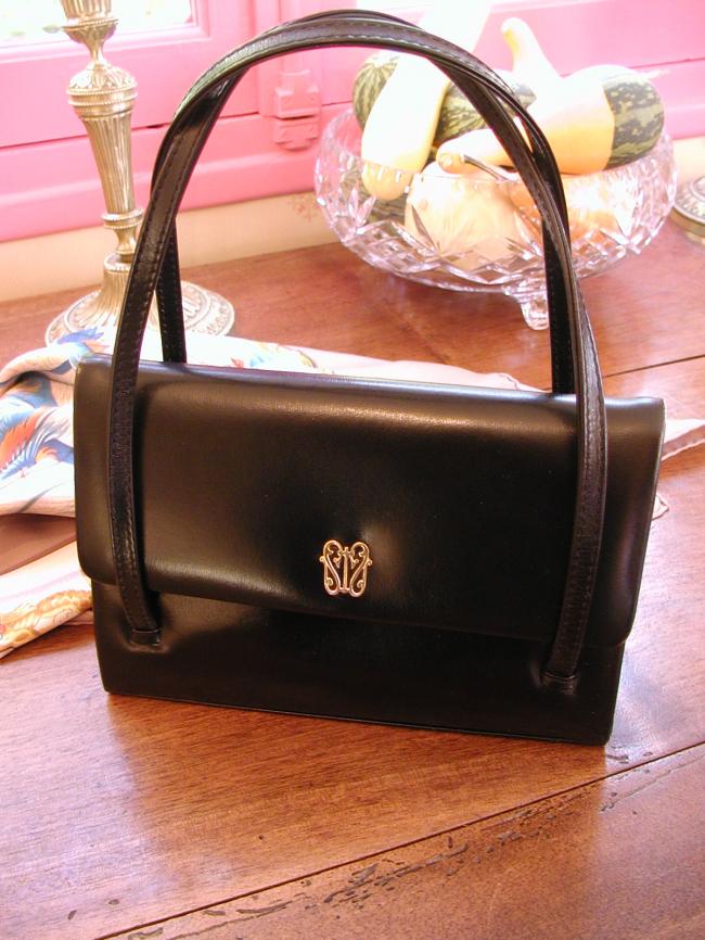Gorgeous  vintage small black leather box  hand bag 1940-50, 2 monogramm S