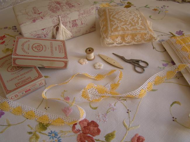 Charmante dentelle bicolore jaune & blanc en coton à feston en 23mm