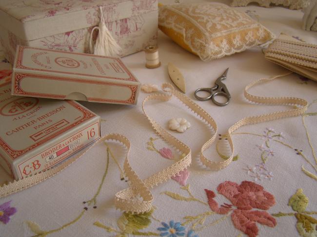 Charmante dentelle en coton perlé Cartier Bresson écrue à picots en 10mm