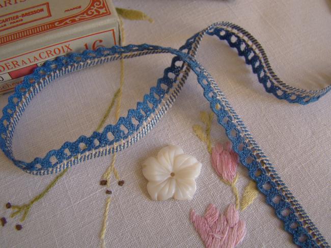 Charmante ancienne dentelle en coton à festons, couleur bleu franc, en 10mm