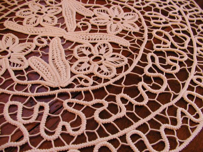 Magnificient oval table centre in tape lace with point de Milan lace