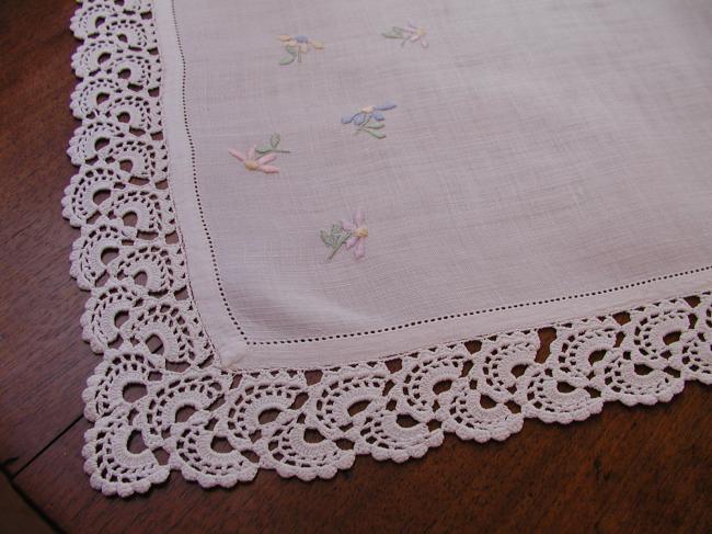 Lovely tray cloth or table centre with crochet lace