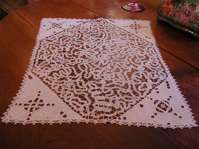 Wonderful table centre in tape lace, Richelieu, Reticella and white embroidery
