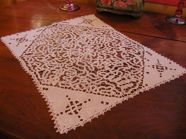 Wonderful table centre in tape lace, Richelieu, Reticella and white embroidery