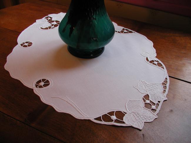 Gorgeous oval table centre with Richelieu embroidered vine leaves 1920
