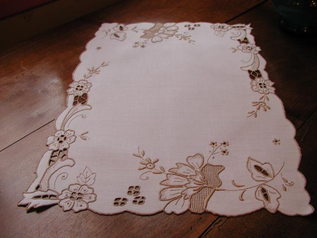 Very pretty Madeira table centre with Richelieu embroidered flowers