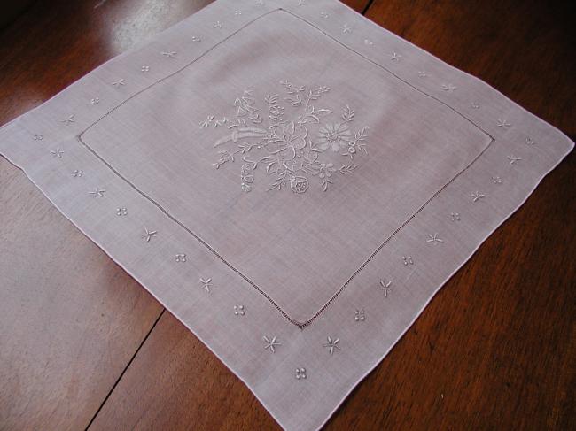 Stunning hand embroidered handkerchief with lovely bouquet of flowers