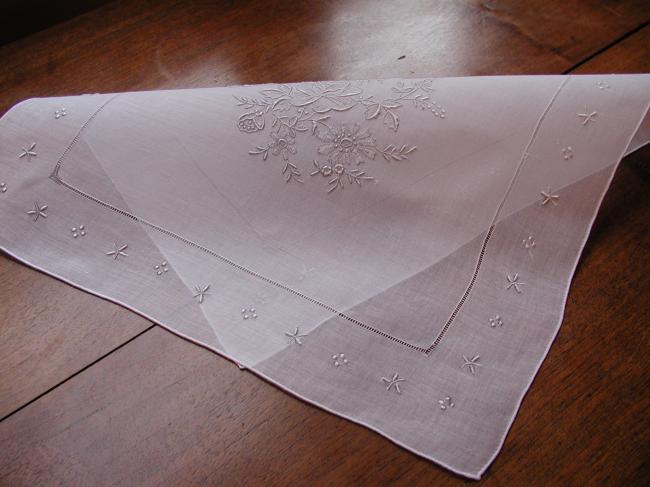 Stunning hand embroidered handkerchief with lovely bouquet of flowers