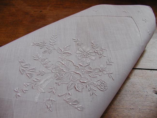 Stunning hand embroidered handkerchief with lovely bouquet of flowers