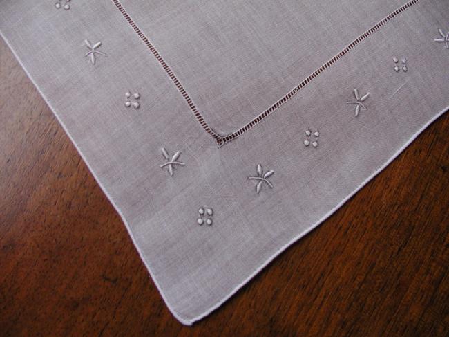 Stunning hand embroidered handkerchief with lovely bouquet of flowers