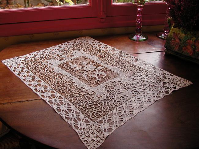 Gorgeous table centre in tape lace, Venisia and Milan stitches, bobbin lace 1890